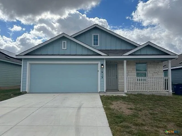 4 bed, 2.0 bath, 1667 sqft, $1,595 — Photo 1