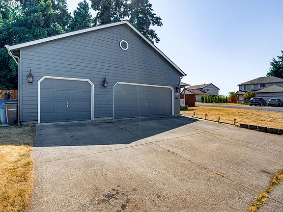 2nd image of 10405 NE 97th St