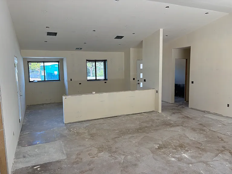 2025 S College Ave — Photo 13