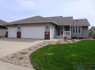 1900 S Wheatland Ave, Sioux Falls, SD 57106