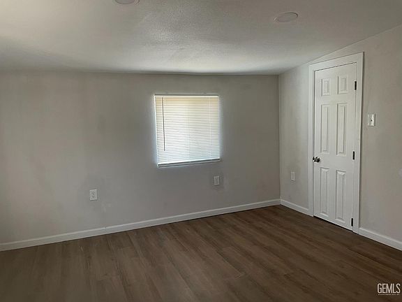 4th image of 705 Crystal St