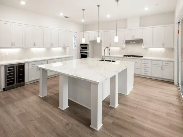428 Canyon Creek Dr, Auburn, CA 95603