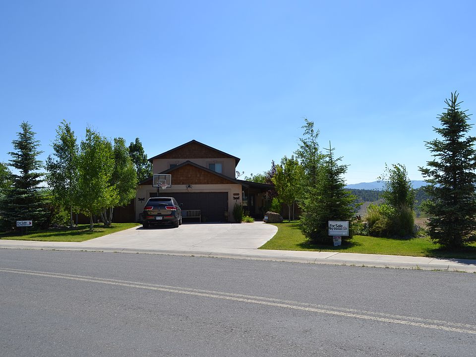 Exterior Front 9 Car Parking