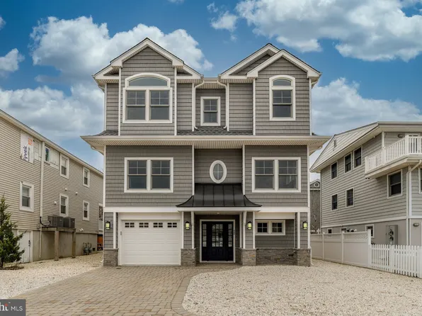 12 E 45th St, Brant Beach, NJ 08008