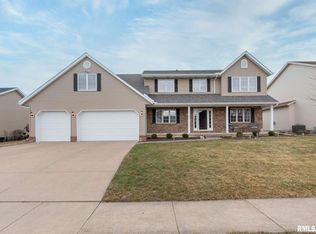 709 S 9th Ave, Eldridge, IA 52748