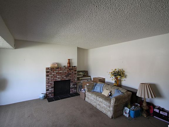 3rd image of 1107 N Pass Ave
