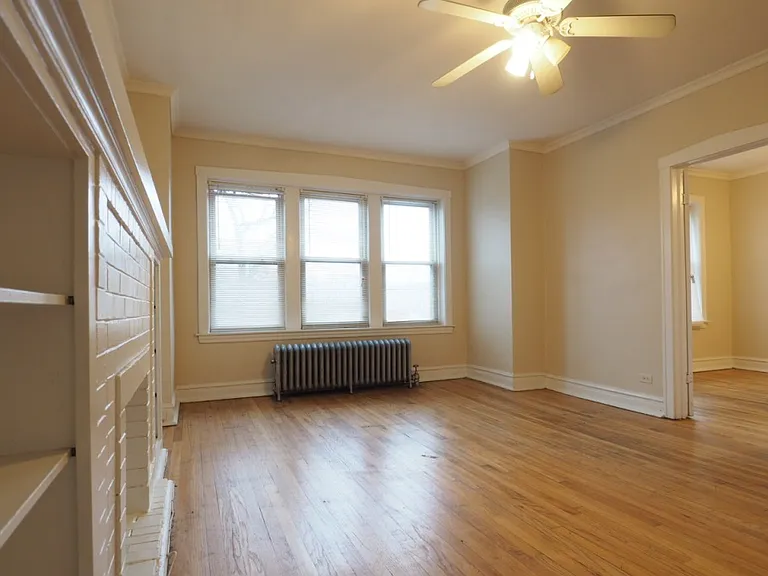 2948 W Belle Plaine Ave #1 — Photo 2