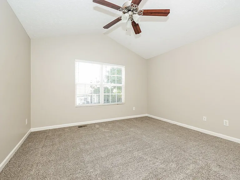 2305 Leighton Way — Photo 10
