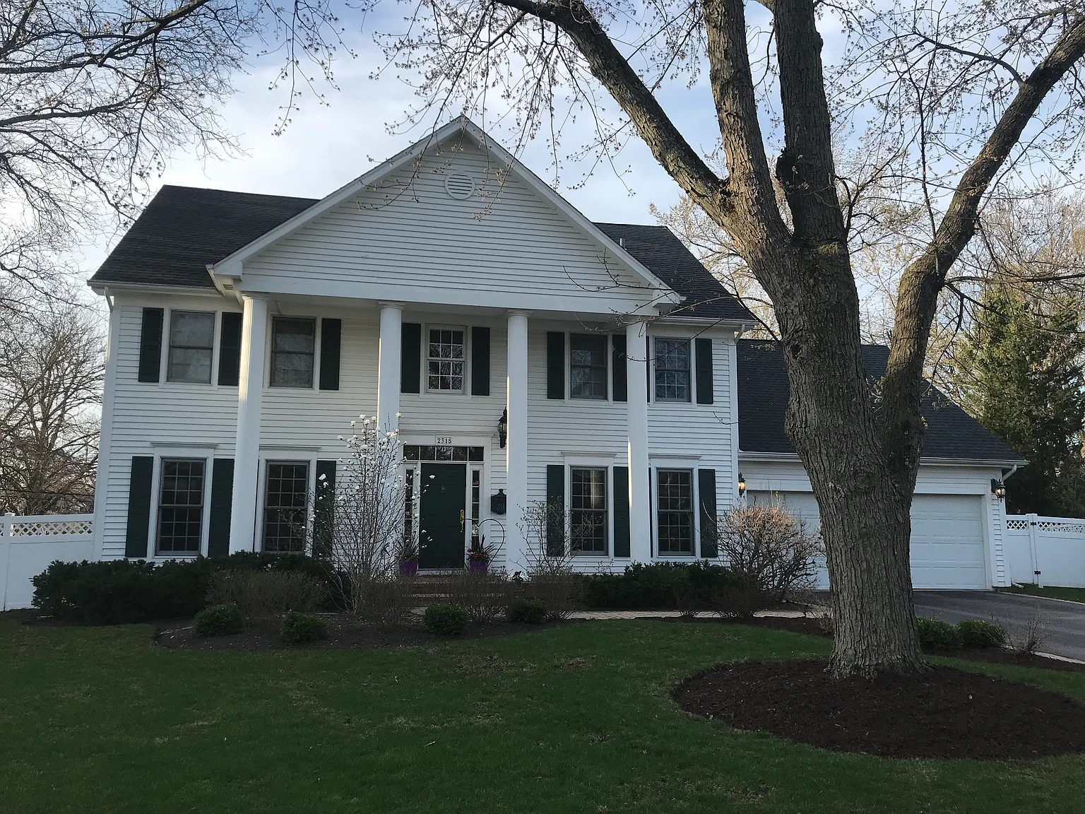2315 Peachtree Ln photo 1