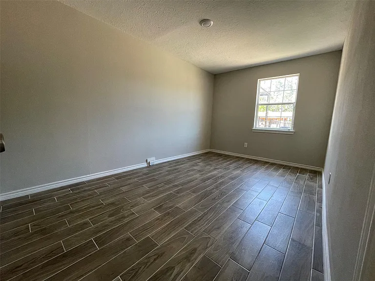 7886 Locksley Rd — Photo 6