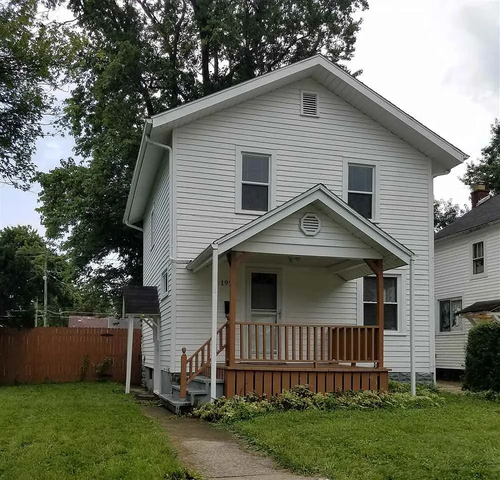 1925 3rd St photo 1
