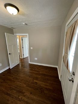 4th image of 2929 Avenue G