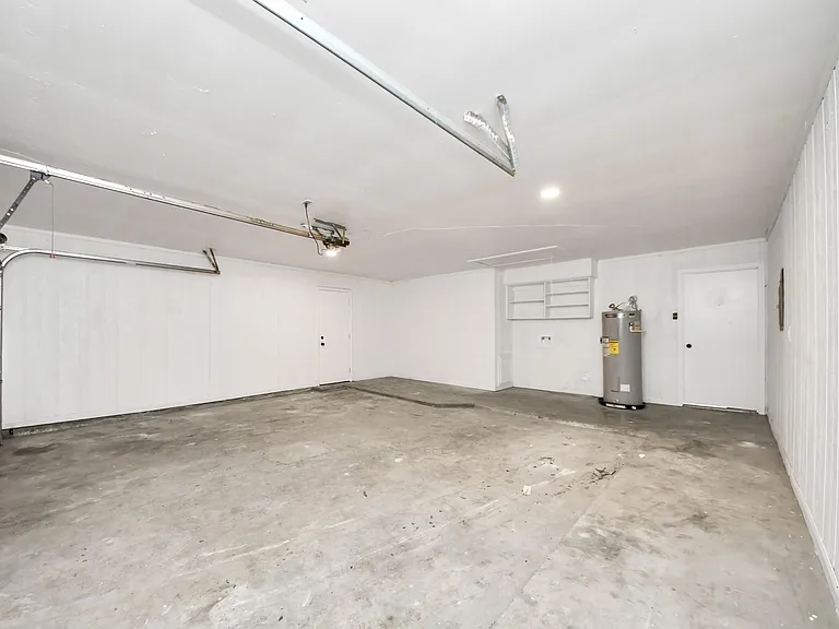 3305 Avenue R — Photo 18