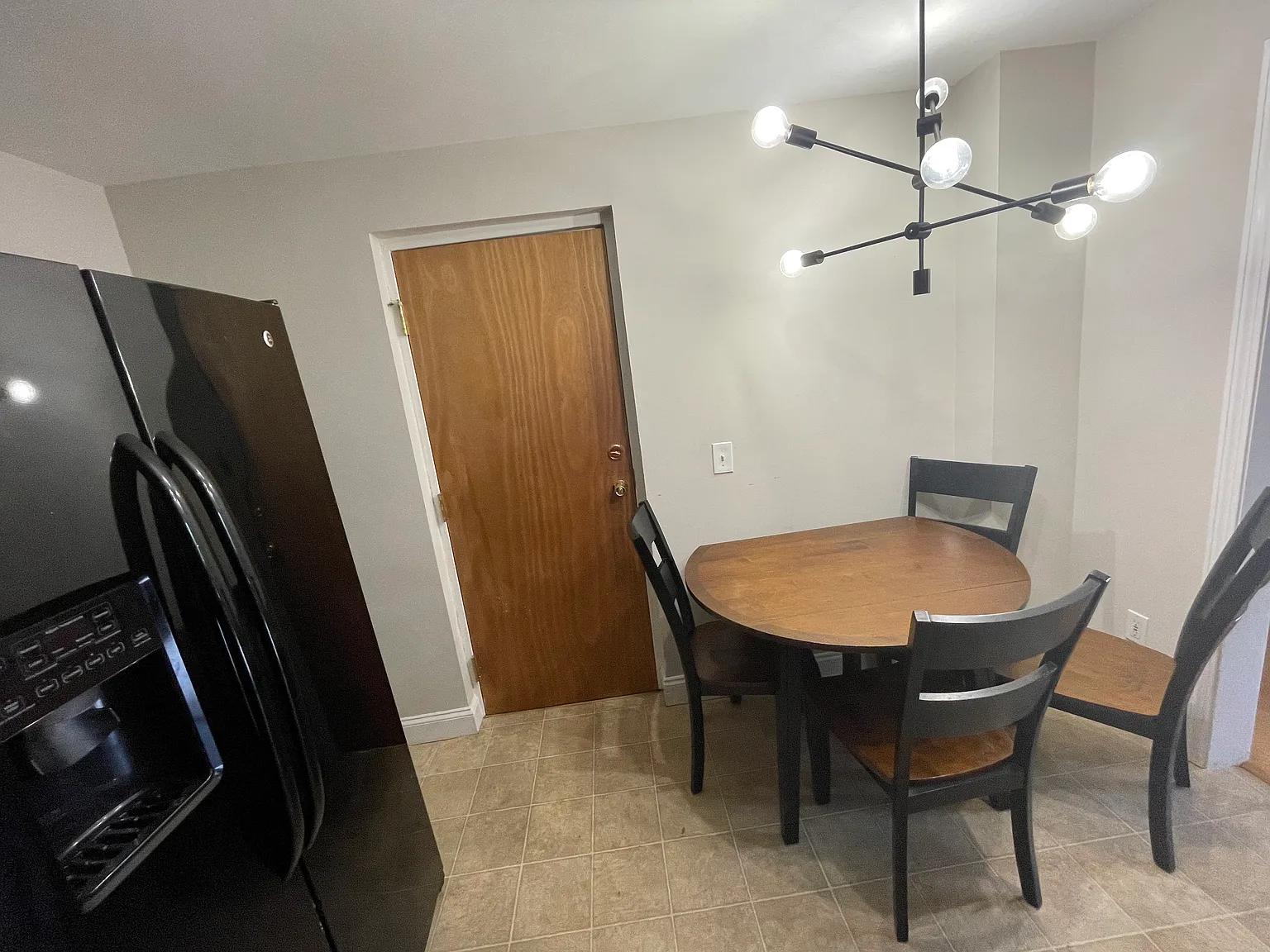 2 bed, 812 sqft, $2,600 — Photo 3