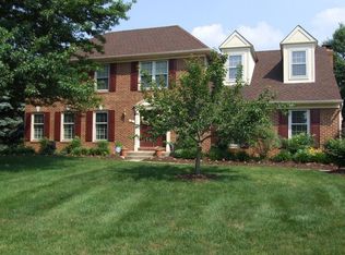 1 Vinson Ct, Sterling, VA 20165