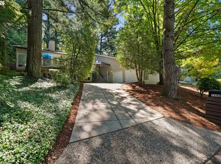 1590 Woodland Ter, Lake Oswego, OR 97034