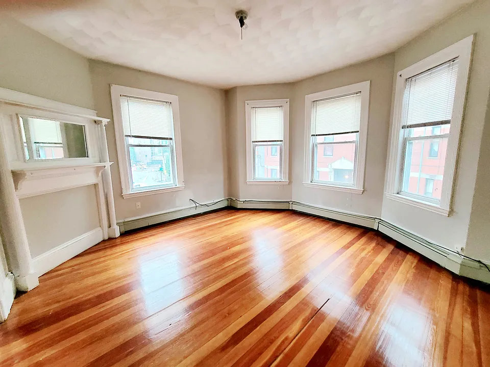 77 Walnut St #3