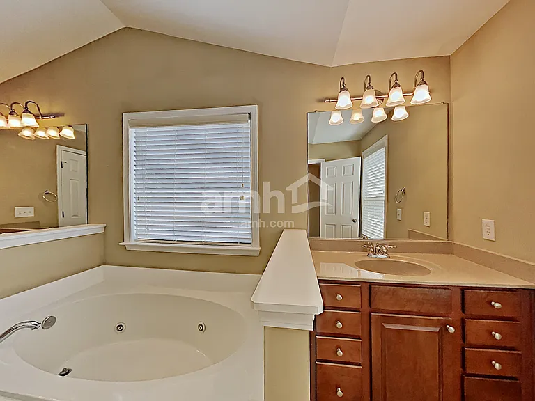 1830 Madrid Falls Dr — Photo 13