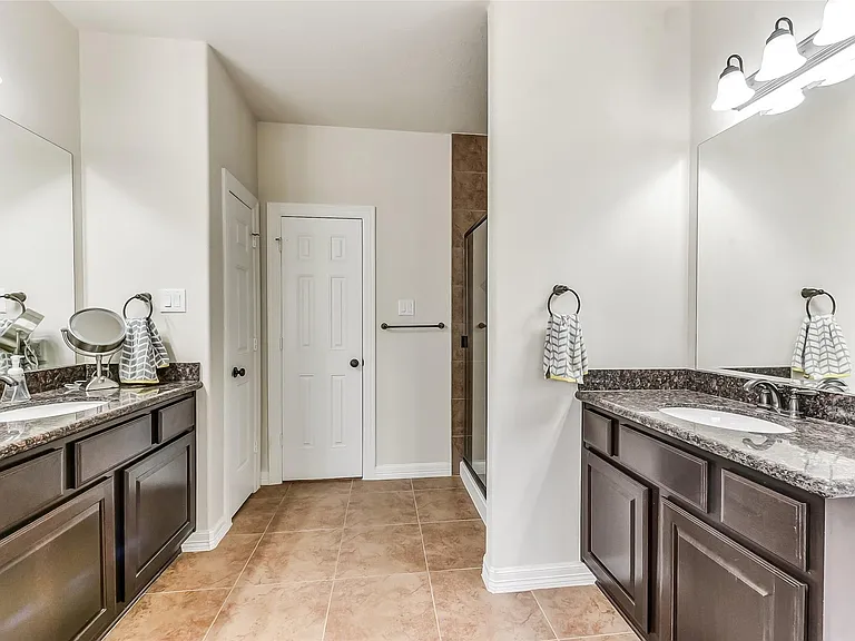 13918 Majestic Spring Ln — Photo 22