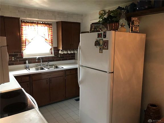 4th image of 6611 Stonehurst Dr