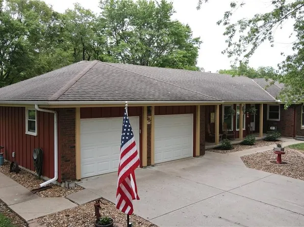 905 Wesley Cir, Raymore, MO 64083
