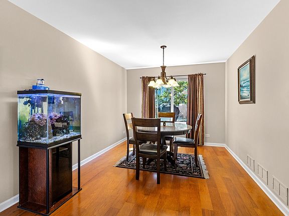 4th image of 625 E London Ct