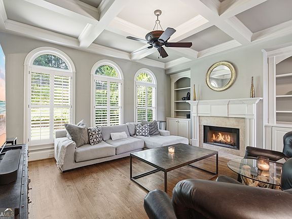 3rd image of 5850 Cool Springs Dr