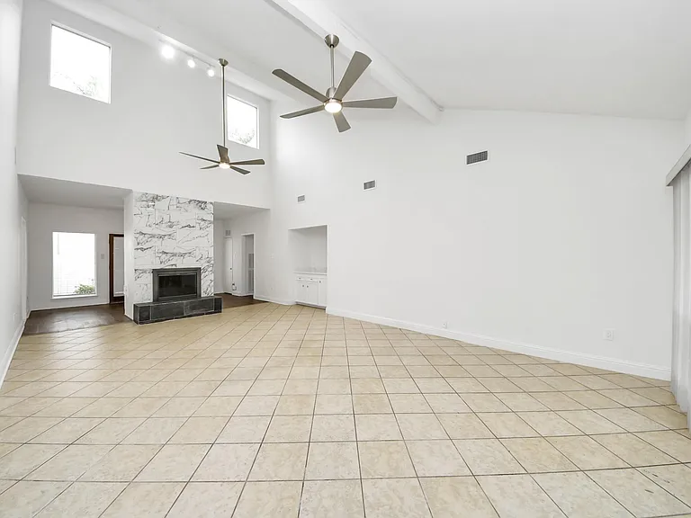 11415 Ella Lee Ln — Photo 2