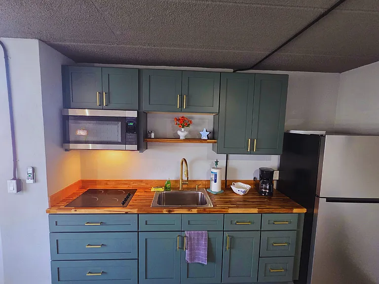 Fully equipped kitchen with essential amenities