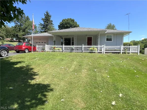 49220 Maple Ln, East Liverpool, OH 43920