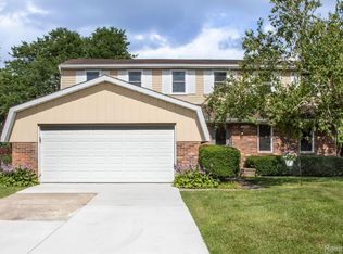 7628 Admiralty Dr, Canton, MI 48187