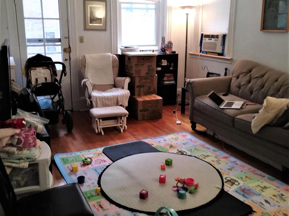 2nd image of 93 Marion St #4B