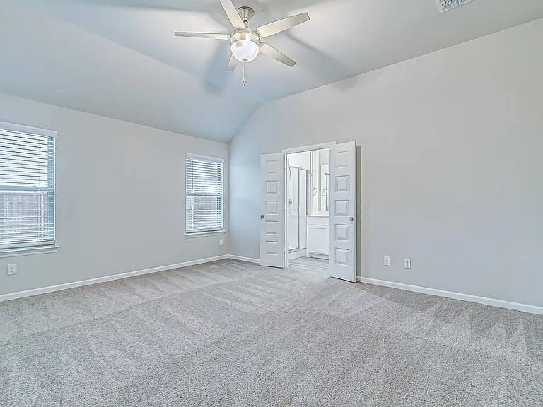 2419 Rocky Mountain Dr — Photo 32