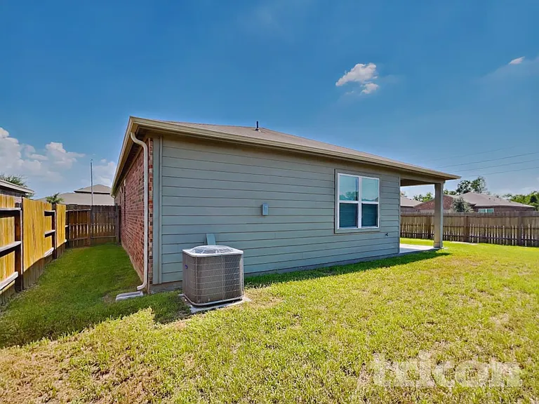 116 Thorton Vine Dr — Photo 17