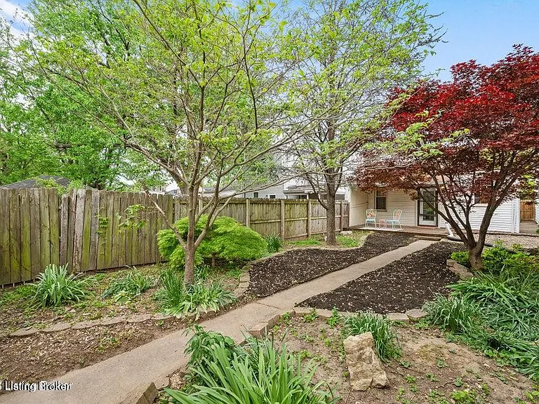 722 Camp St — Photo 2