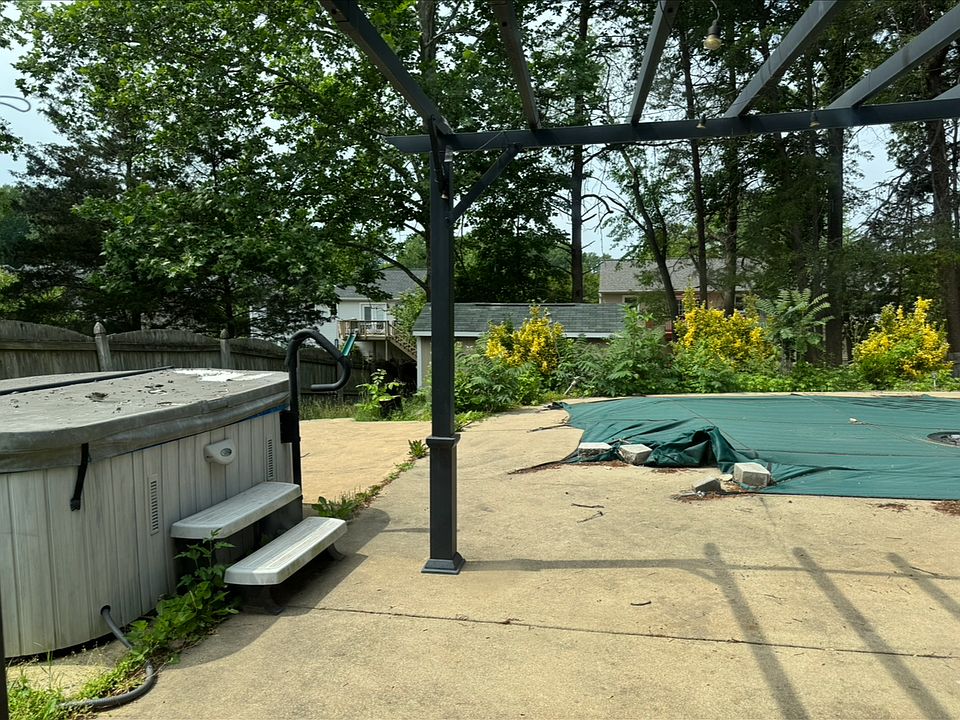 2nd image of 8 Kelly Way