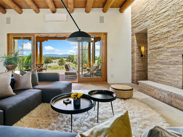 26 Amberwood Loop, Santa Fe, NM 87506
