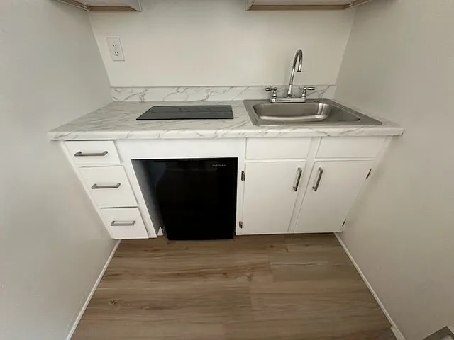4754 Oakwood Ave #11 — Photo 10