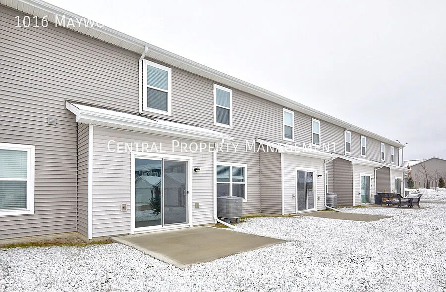 3 Bedroom 2 1/2 Bathroom Townhome in Waukee — Photo 3