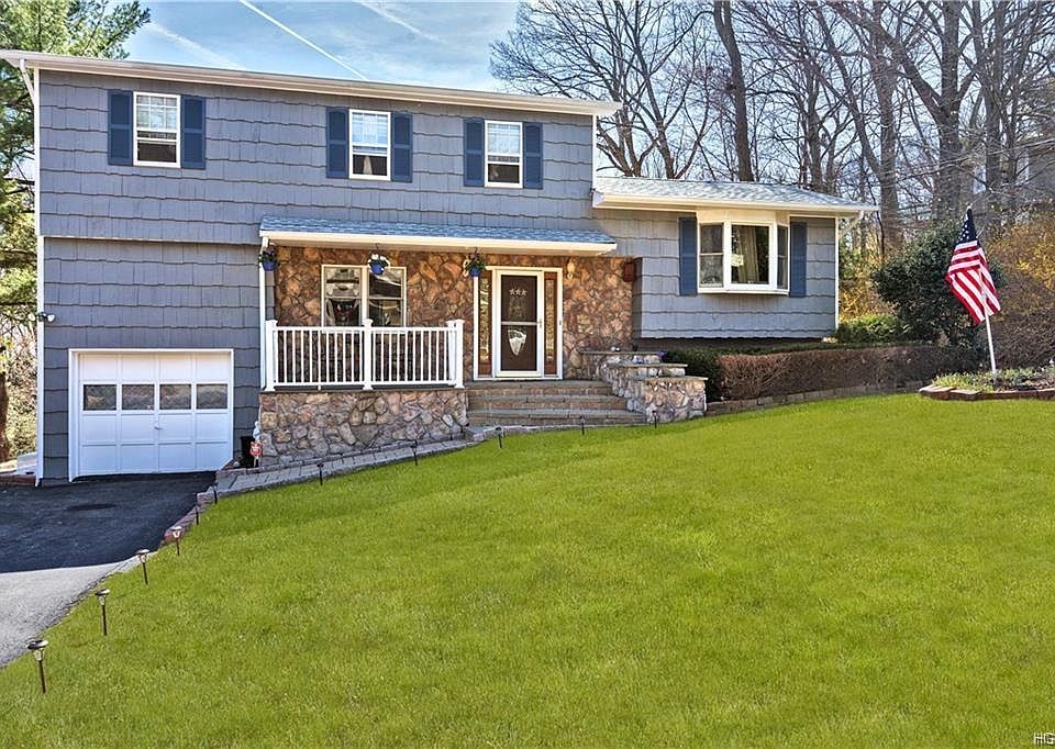 1st image of 207 Dahlia Dr
