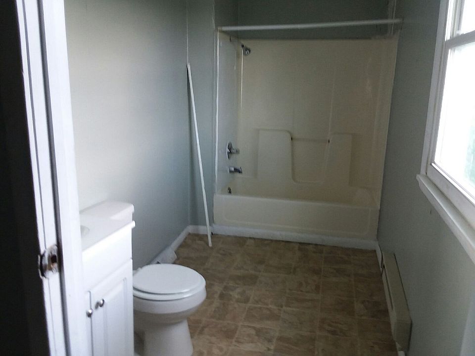 2nd image of 410 10th St #2