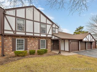 2158 Sunderland Ct APT 101B, Naperville, IL 60565