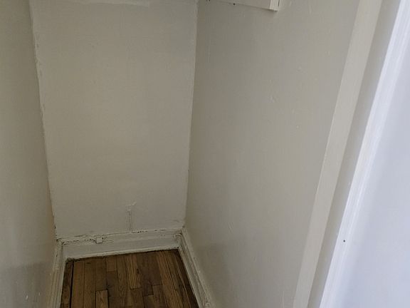5th image of 438 52nd St APT C7