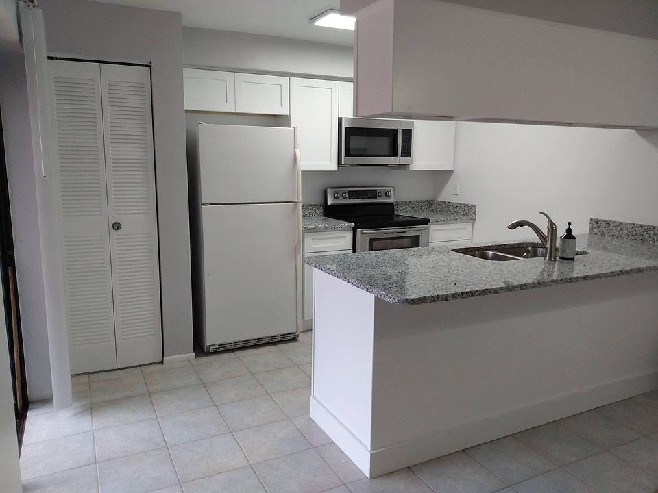 1st image of 3283 Sand Ct