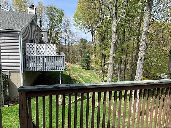3rd image of 45 Brewster Woods Dr