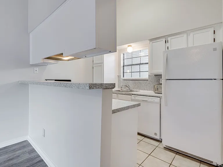 1908 San Antonio St #306 — Photo 11