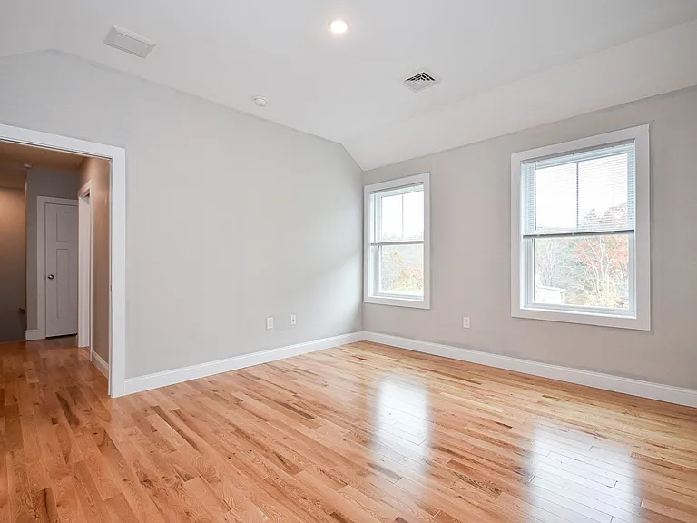 Paul's Place — Photo 113