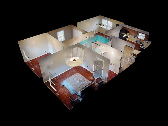 3rd image of 605 E Maple St
