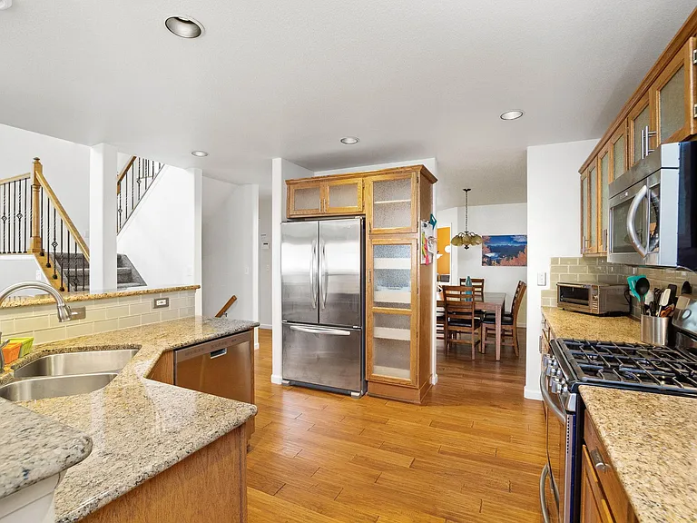 146 Luxury Ln — Photo 8