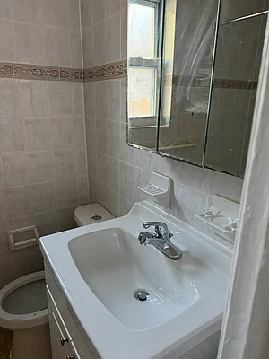 Rented by Voro Purple LLC | media 6